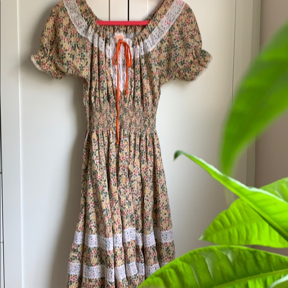 VINTAGE DRESS